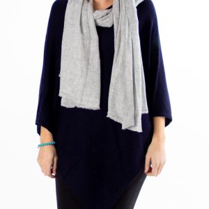 Lys grått skjerf av cashmere – tettvevd