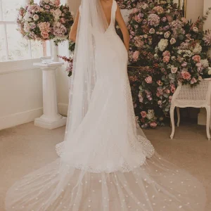 Hepburn blomsterslør 250cm